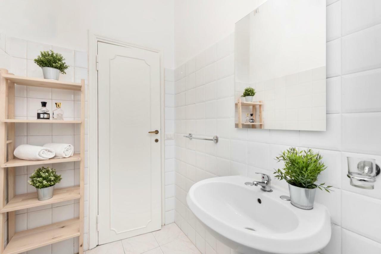 Apartment By The Colosseum - White Chic Flats Roma Exterior foto